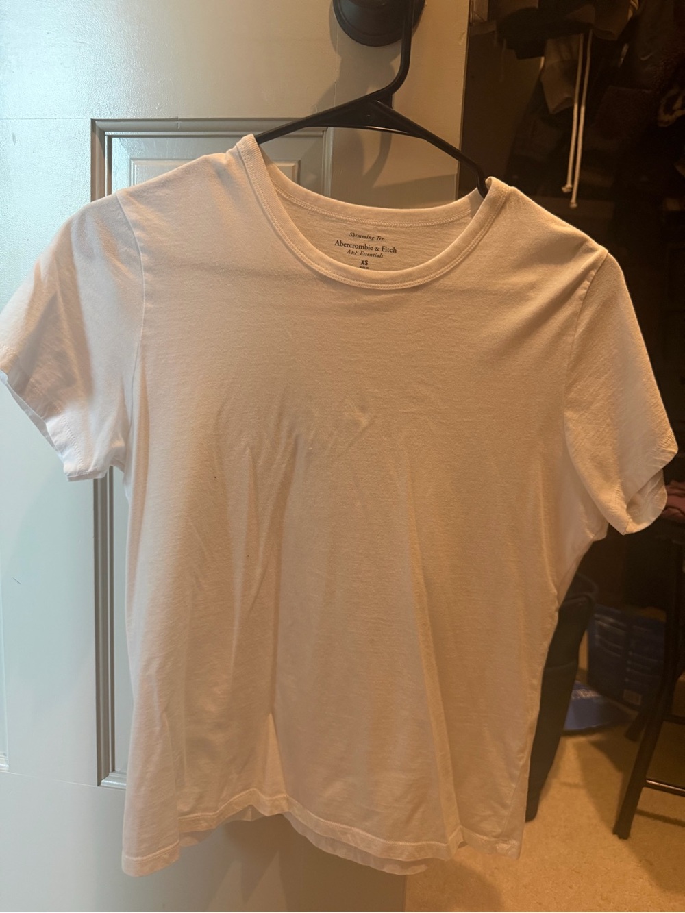 Abercrombie & Fitch Women’s White Skimming Tee